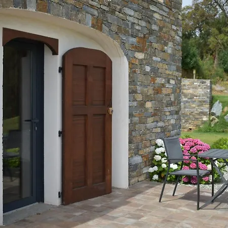 Casa Petre E Fiori סרביון