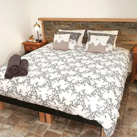 招待所 Casa Petre E Fiori 3*