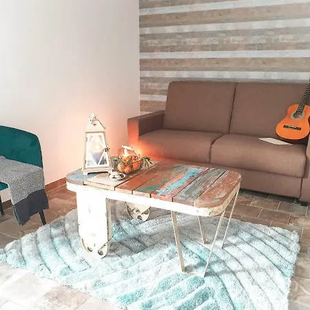 Casa Petre E Fiori 招待所