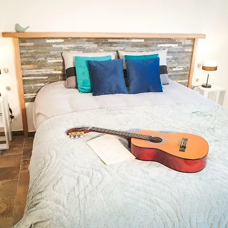Casa Petre E Fiori 招待所 3*