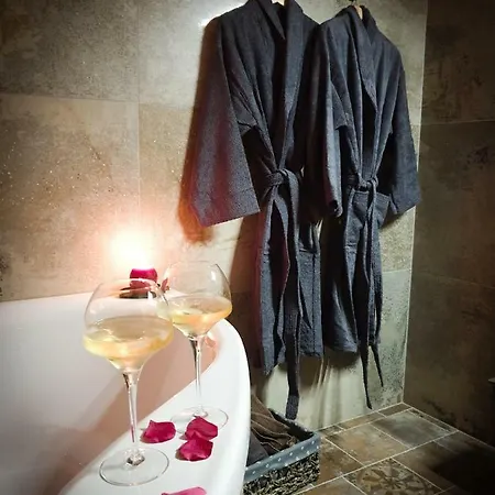 Casa Petre E Fiori 3*